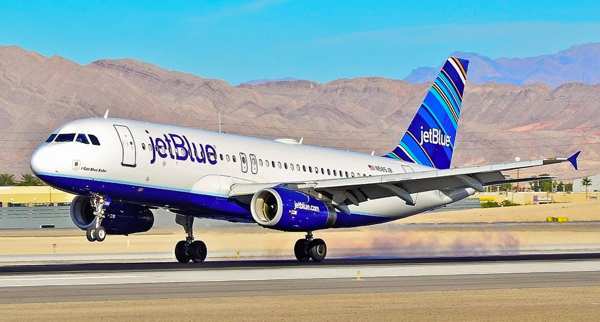 Vuelo con destino a NY regresa a Florida tras detectar gas en la cabina