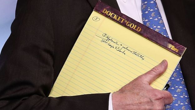 Intriga apunte sobre soldados en Colombia en libreta de Bolton - john-bolton-tropas-colombia