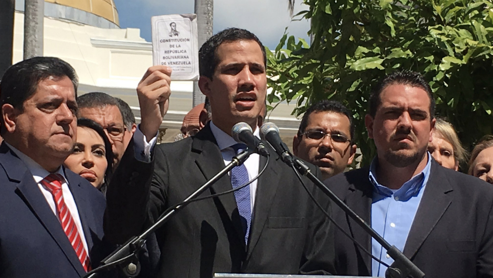 EE.UU. asegurará que transacciones comerciales de Venezuela beneficien al gobierno de Guaidó