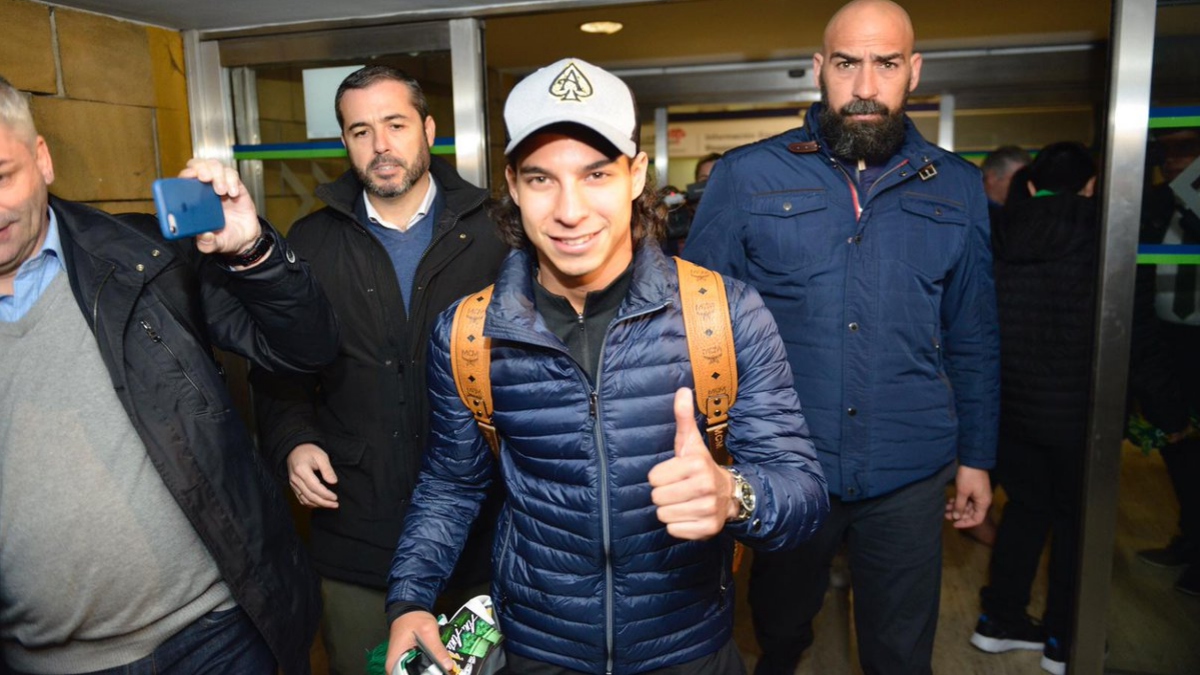 Lainez deberá luchar para ganarse su lugar en el Betis: Quique Setién