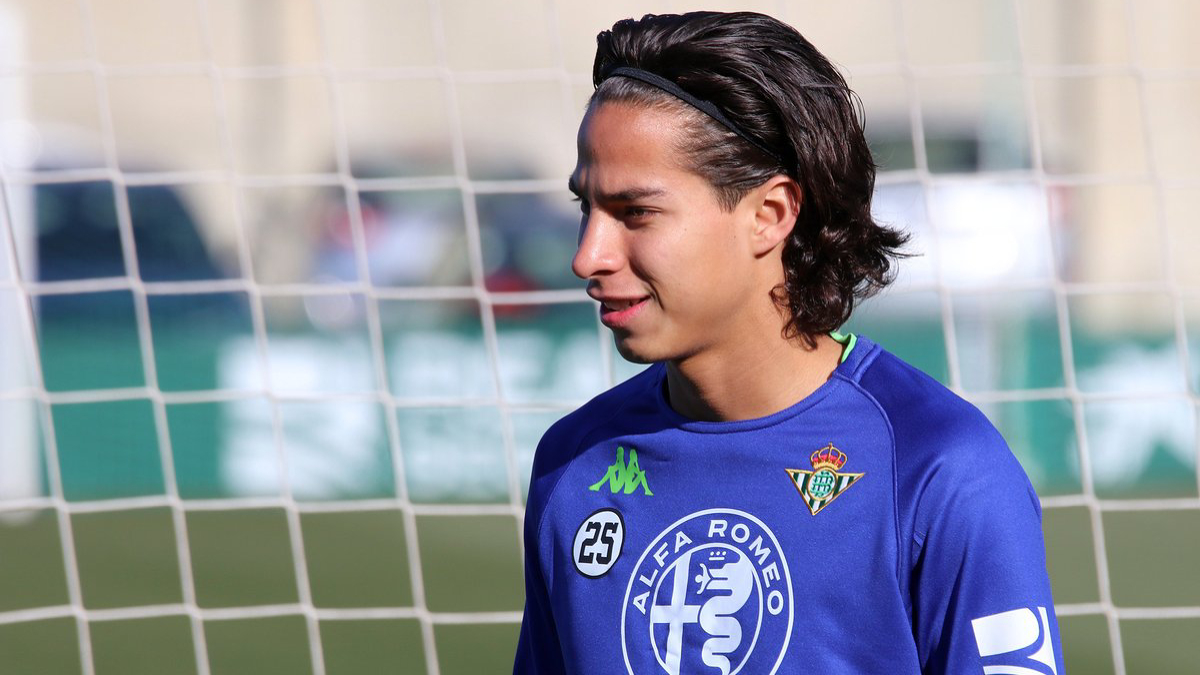Convocan a Lainez por primera vez con el Betis para la Copa del Rey