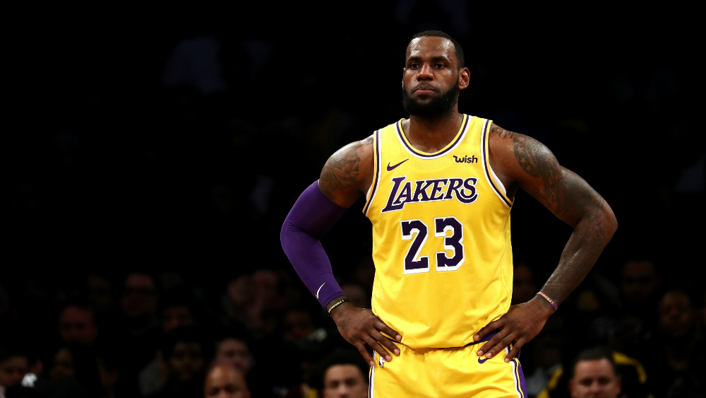 LeBron James se perderá al menos tres partidos más por lesión