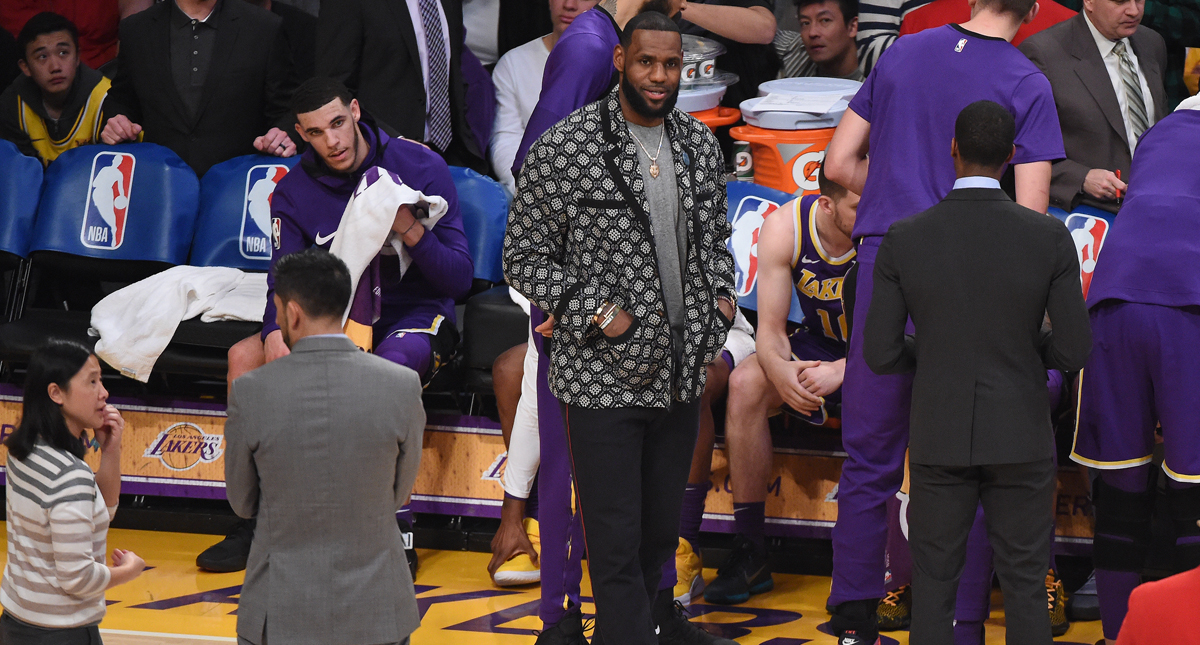 LeBron James continuará de baja al menos tres días por lesión