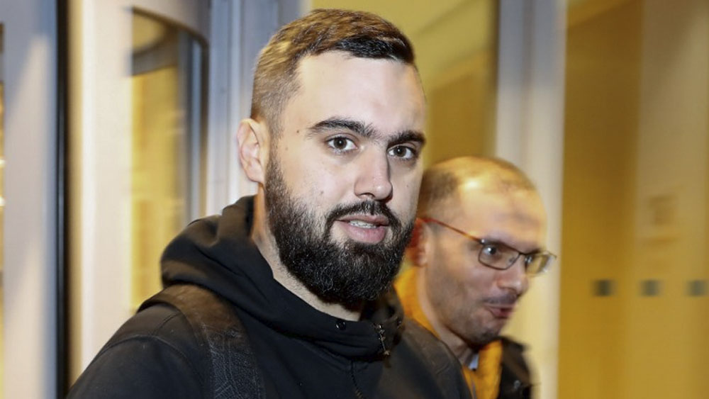 Detienen a líder de los chalecos amarillos en Francia