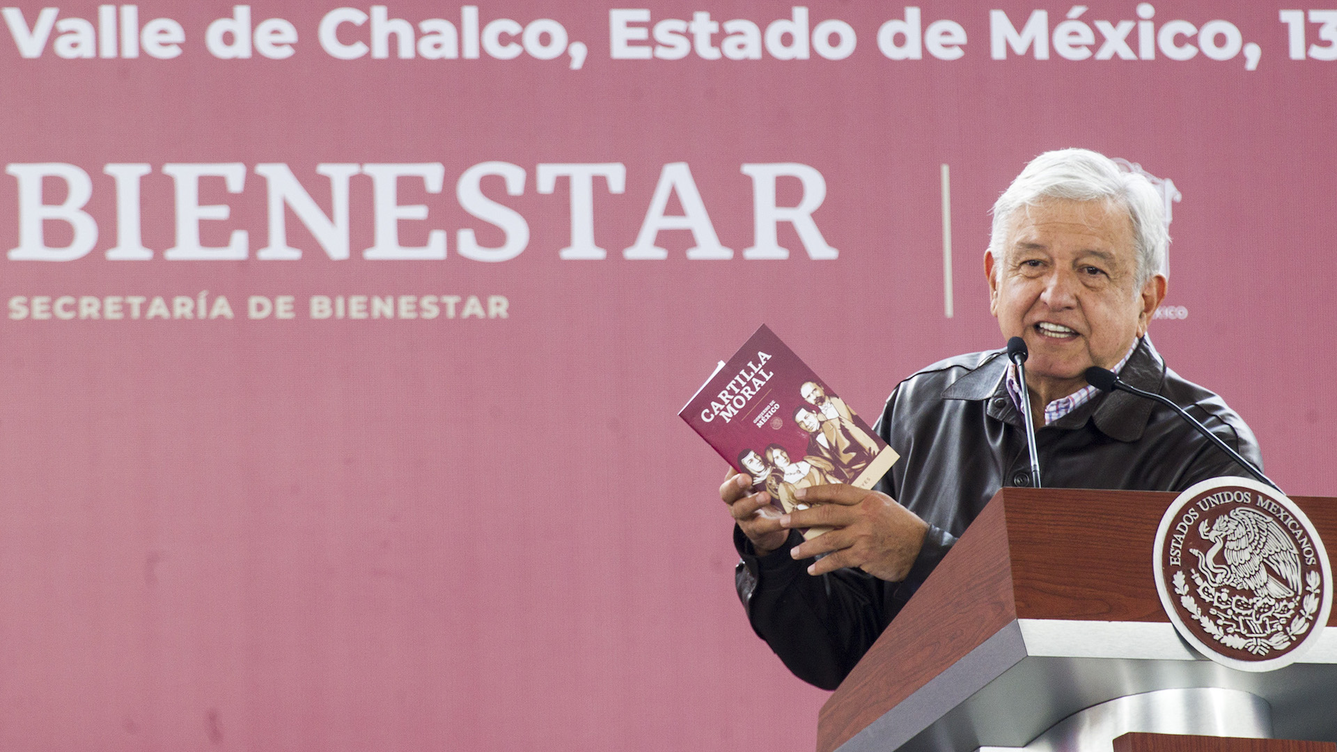 López Obrador presenta ‘Cartilla Moral’ para reforzar valores