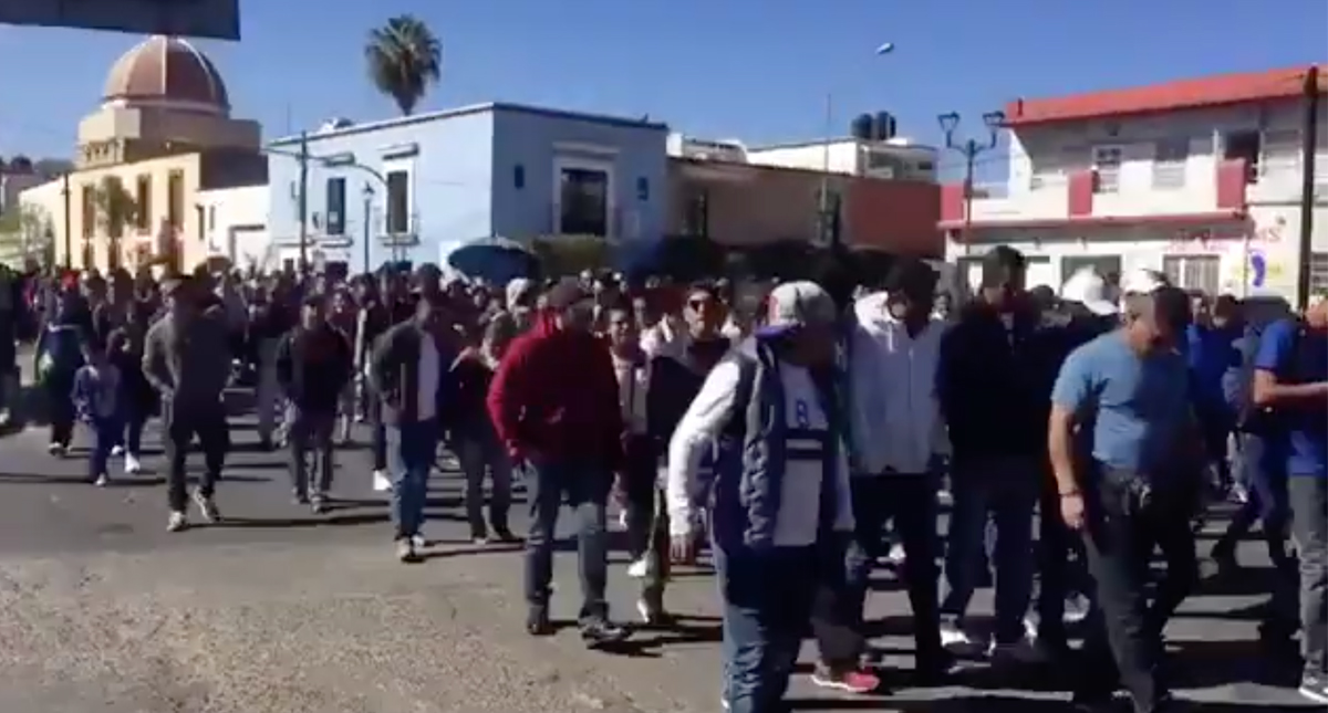 Inician paro indefinido de labores cerca de mil 700 maestros en Oaxaca