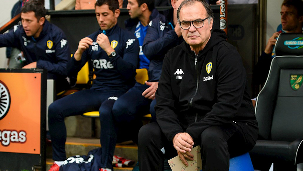 Liga Inglesa abre investigación por presunto espionaje de Bielsa