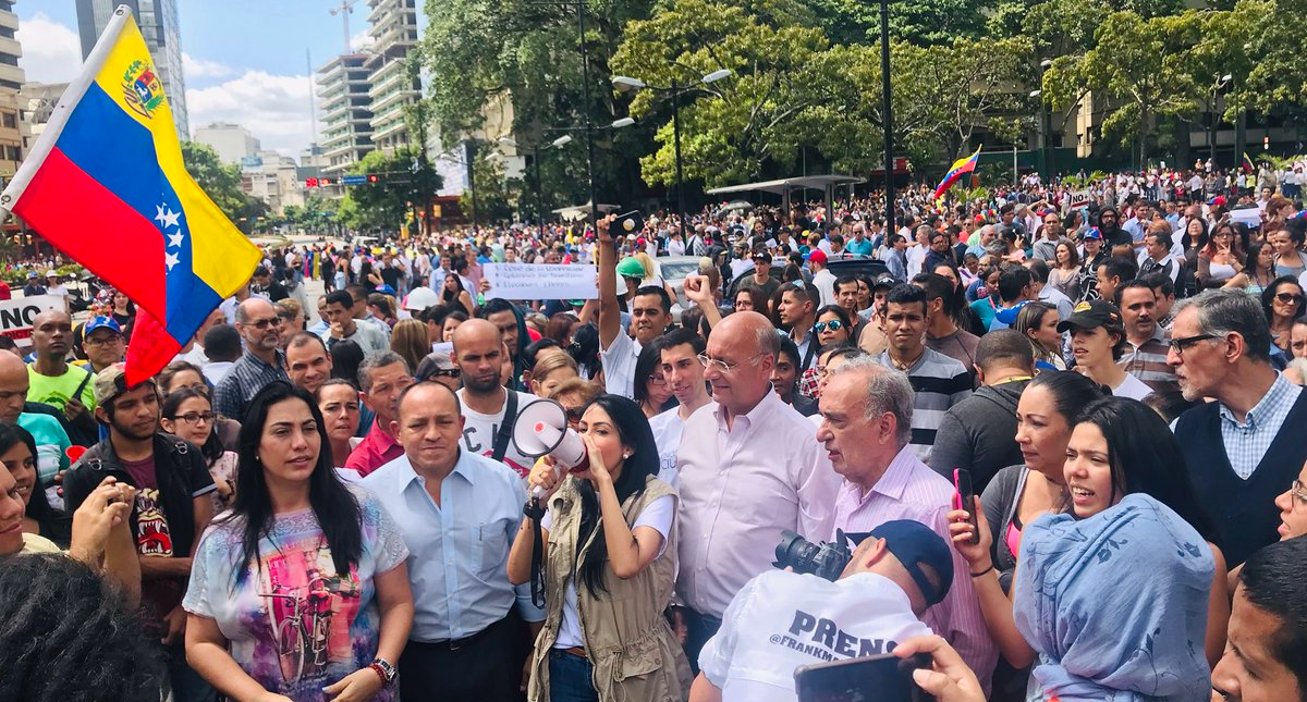 Opositores marchan contra Maduro en varios puntos de Venezuela