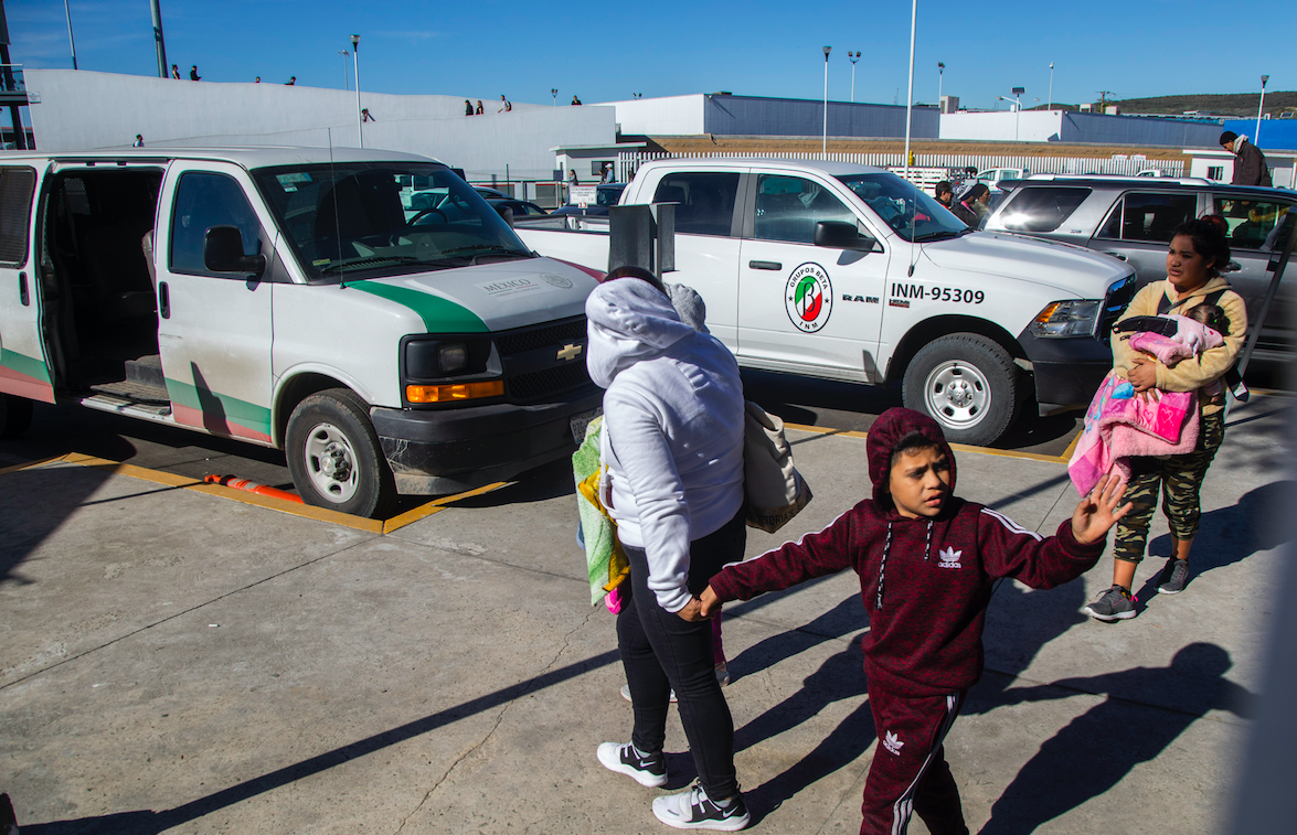 Secretaría de Marina proporciona ayuda humanitaria a migrantes