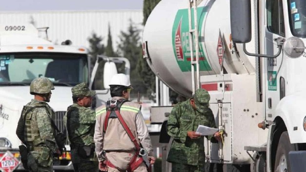 Sedena y Semar custodian refinerías y terminales en ocho estados - militares-al-resguardo-de-pipas