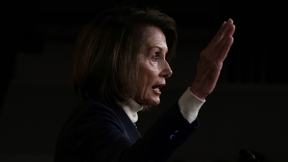 Propuesta de Trump “no da ni para empezar a hablar”: Pelosi