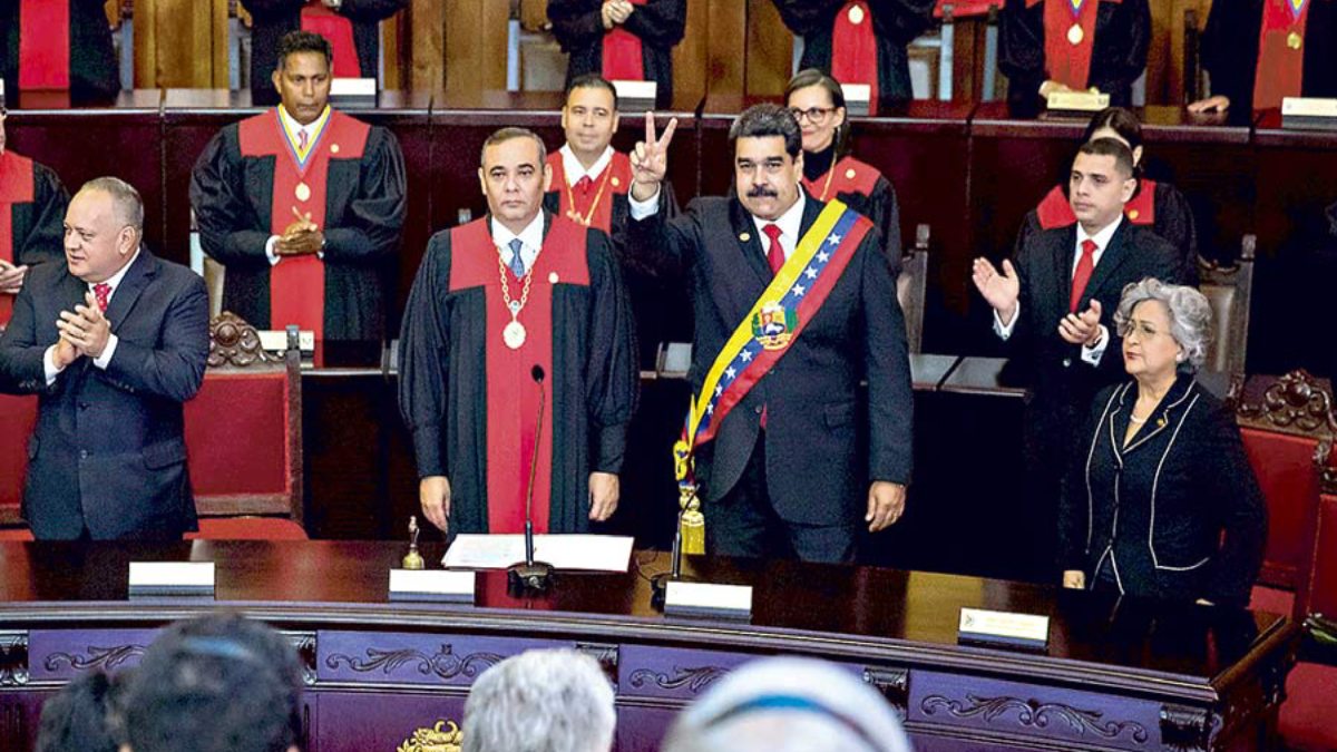 Jamás renunciaré a los compromisos ante la patria: Maduro