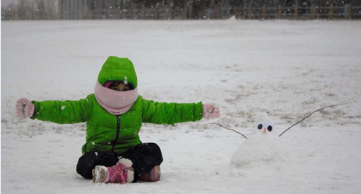 Toronto se recupera poco a poco de la mayor nevada de su historia