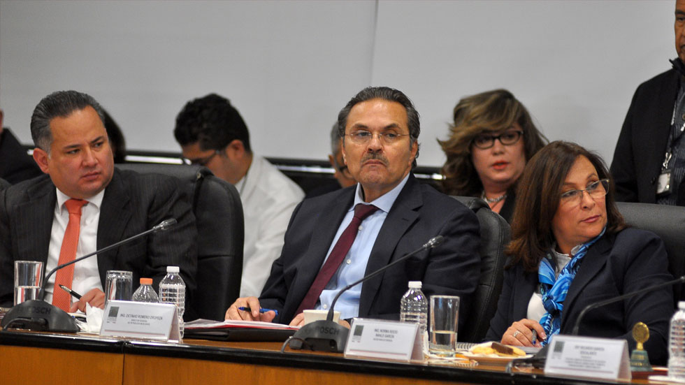 Director de Pemex defiende cierre de ductos