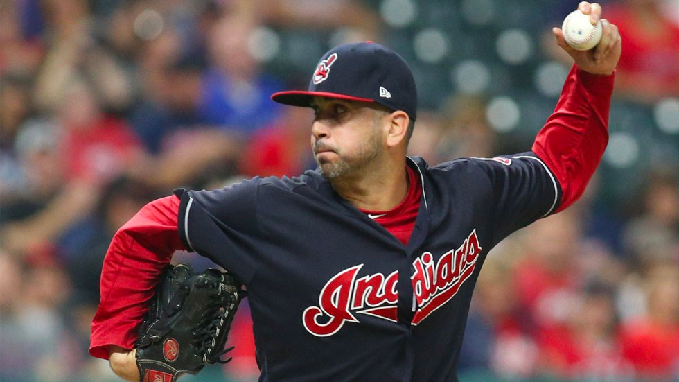 Oliver Pérez firma con los Indios de Cleveland