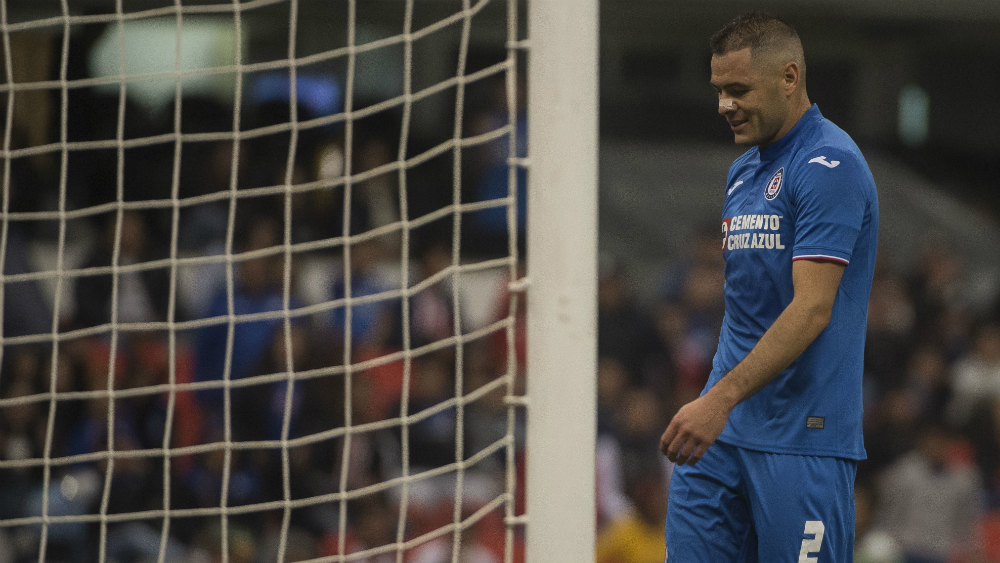 Cruz Azul en problemas: se lesionó Pablo Aguilar