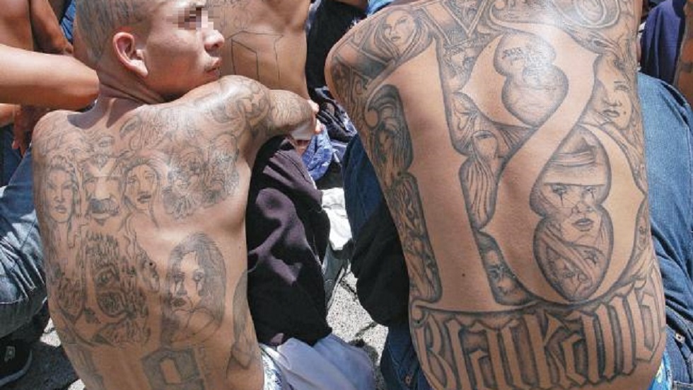 Gobernador de Texas despotrica contra las pandillas