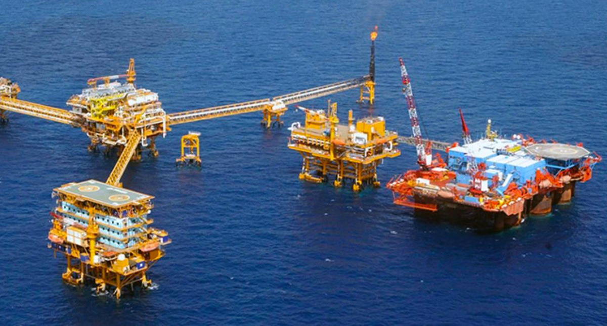 Hacienda completa contratación de coberturas petroleras a 55 dpb