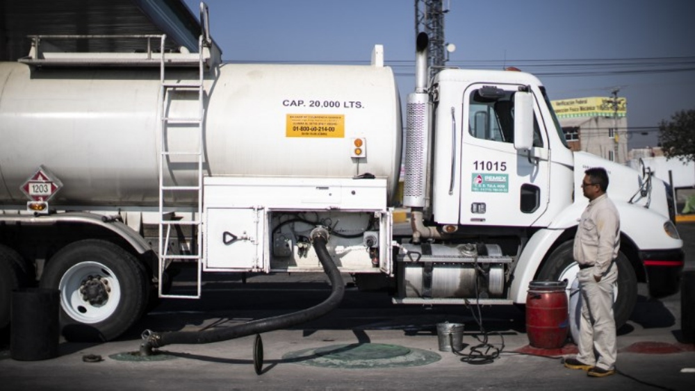 Gobierno federal busca normalizar distribución de gasolina