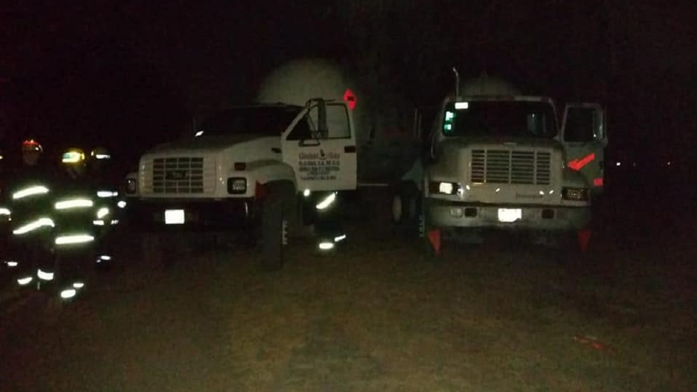 #Video Toma clandestina provoca emergencia en Tecámac - pipas-aseguradas-en-tecamac