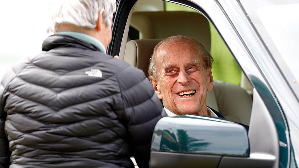 Investigan accidente vial del duque de Edimburgo