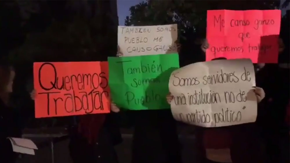 Trabajadores del gobierno federal protestan en Palacio Nacional