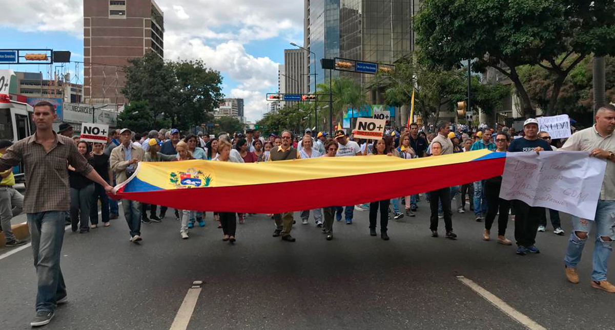 Suman cerca de mil detenidos por protestas en Venezuela