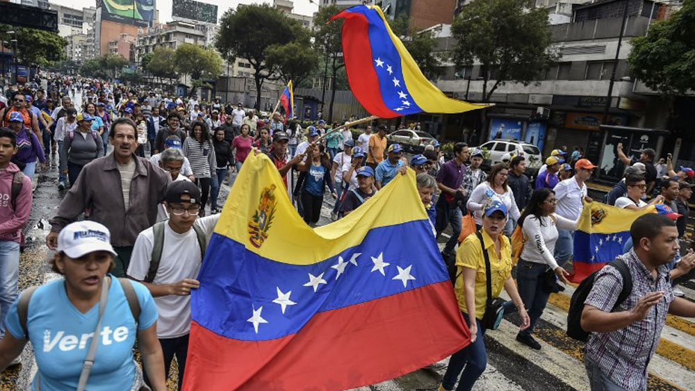 Rusia acusa a EE.UU. de orquestar golpe de Estado en Venezuela; Pompeo responde