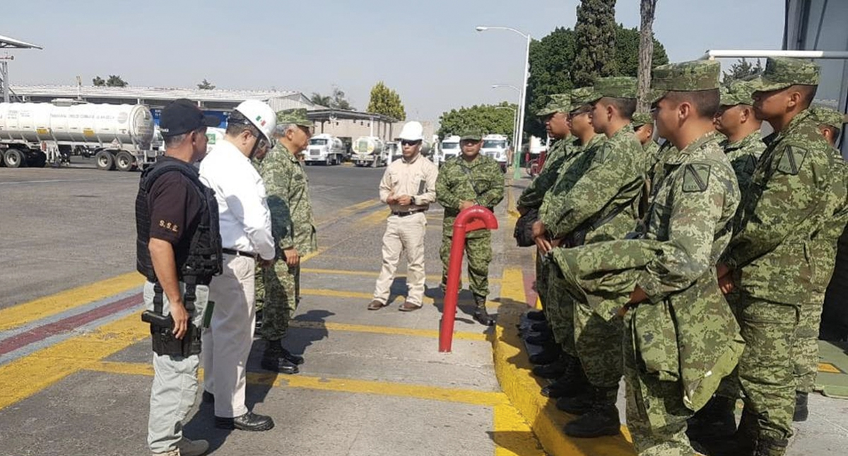 Ejército resguarda terminal de almacenamiento de Pemex en Querétaro
