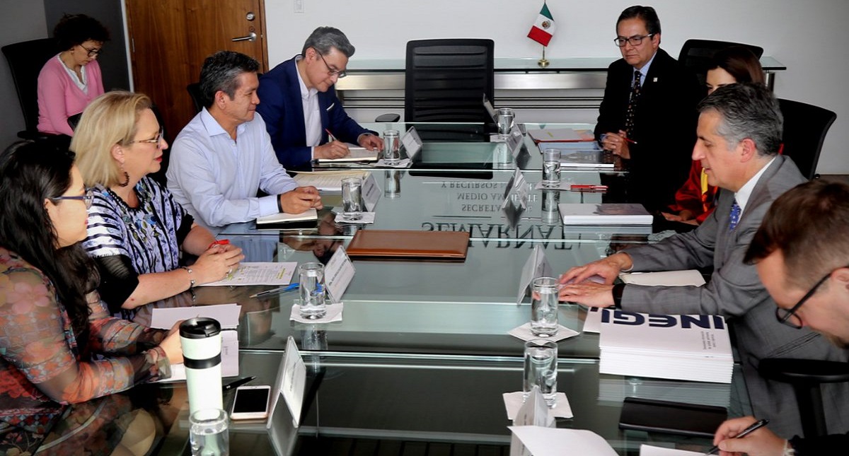 Inegi y Semarnat fortalecerán colaboración en pro del medio ambiente