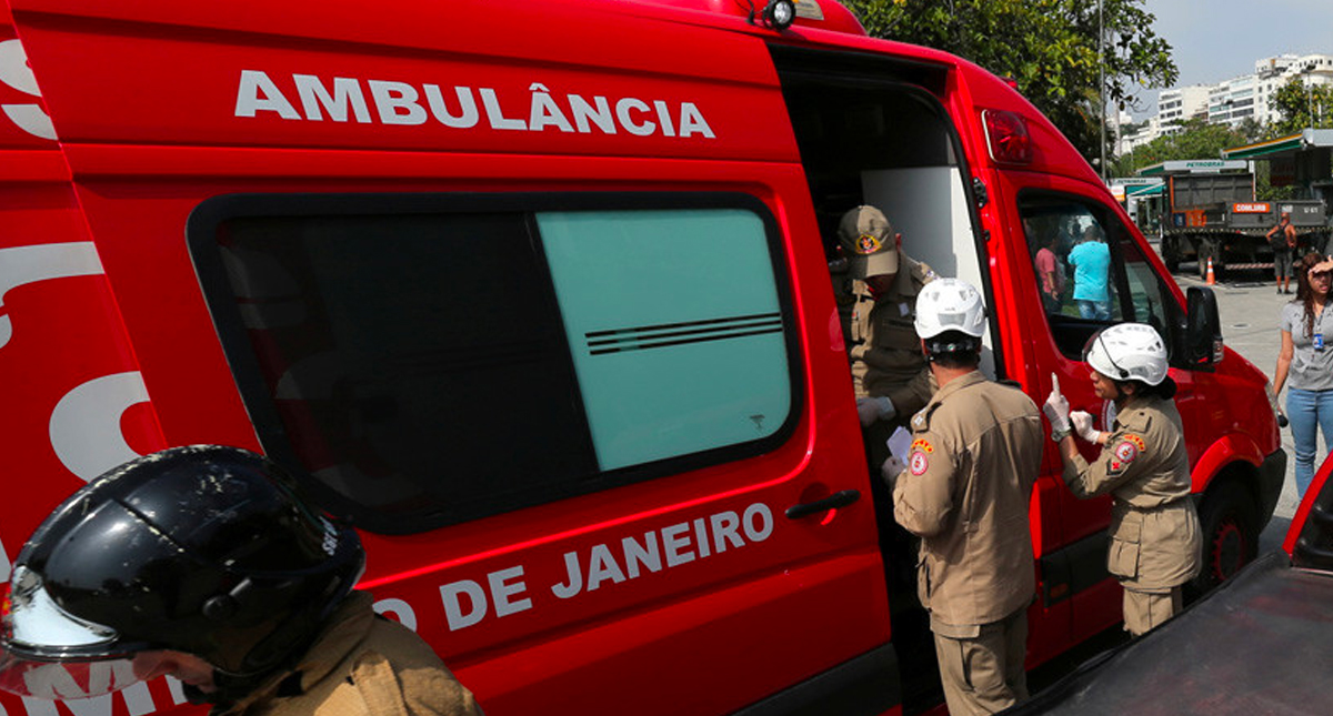 Cae helicóptero de la Policía Militar de Río de Janeiro, hay un muerto