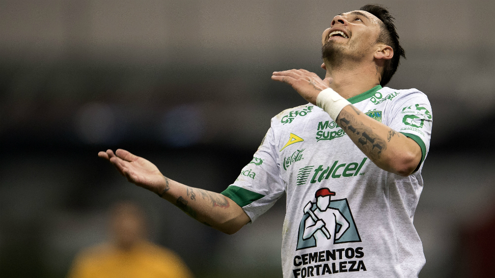 León informa que Rubens Sambueza sufrió fractura