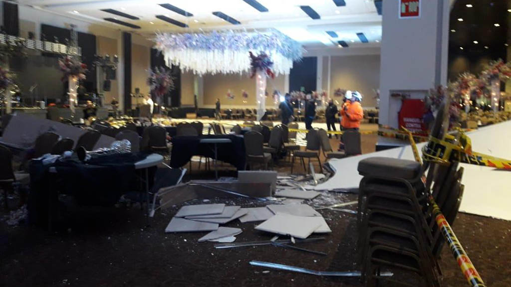 #Video Desplome de techo en graduación deja 5 heridos