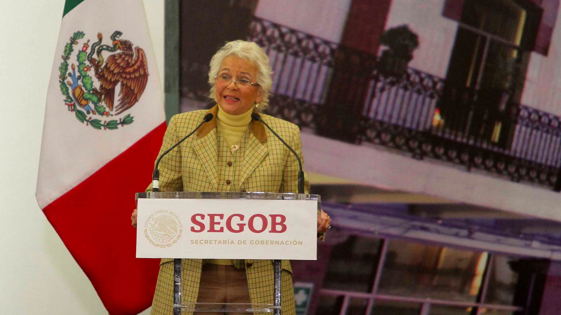 Segob descarta uso de la fuerza para liberar vías en Michoacán