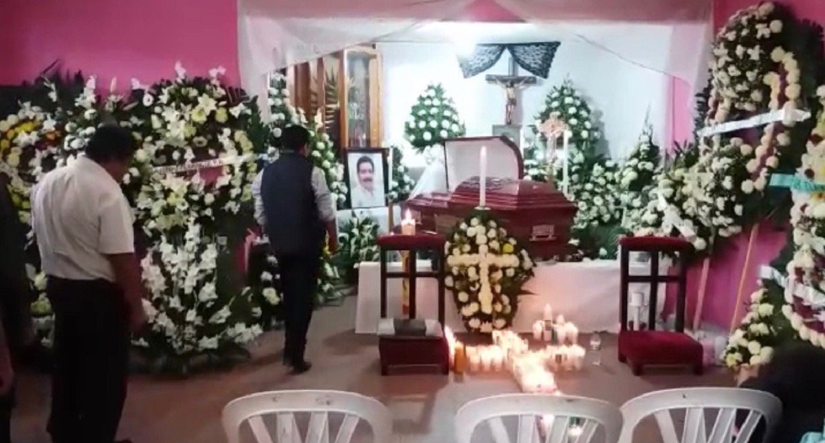 Velan restos del alcalde de Tlaxiaco