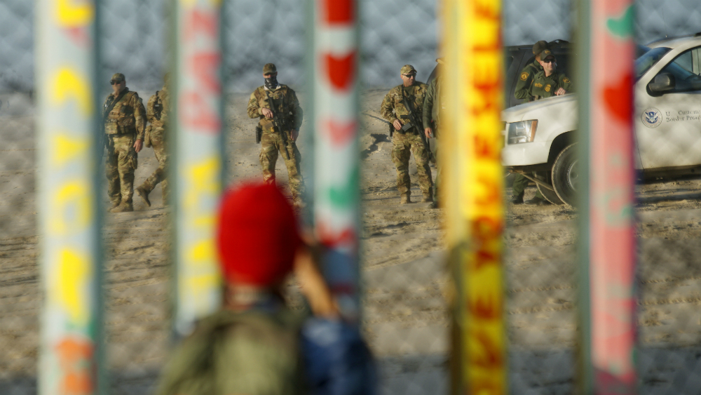 EE.UU. extiende hasta septiembre despliegue de soldados en frontera con México