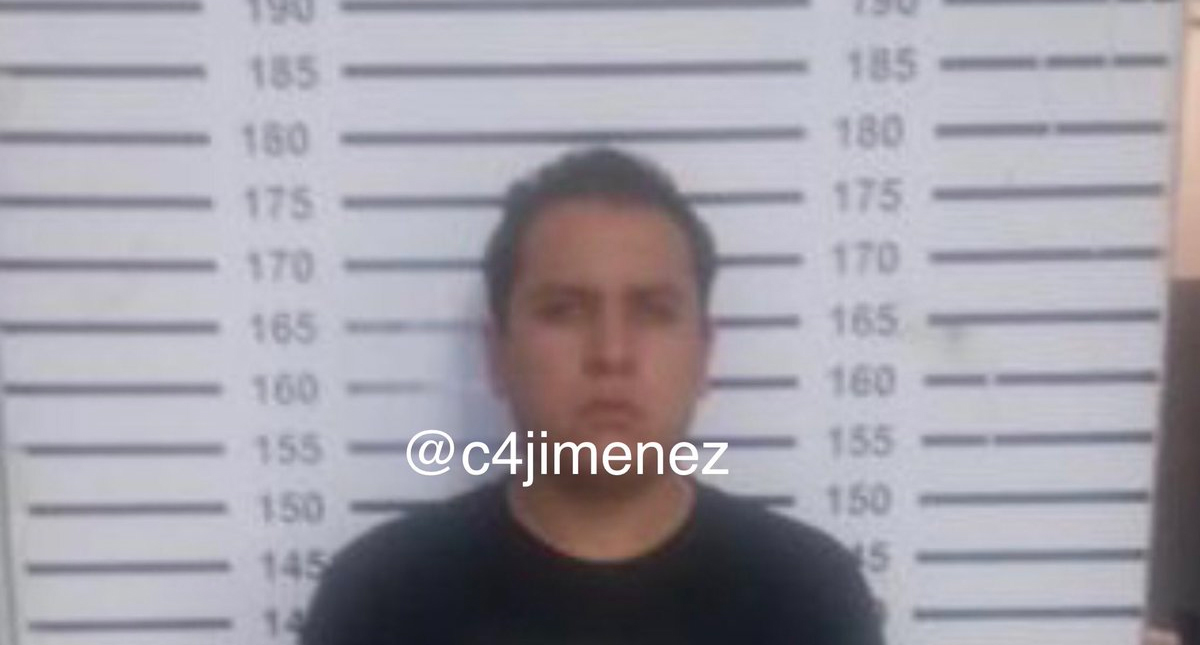 Detienen a funcionario robando gasolina en sótano de la SSC