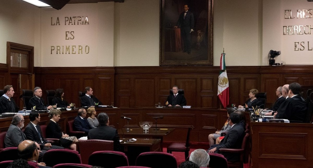 AMLO celebra buena voluntad de ministros al bajarse el sueldo AMLO celebra buena voluntad de ministros al bajarse el sueldo