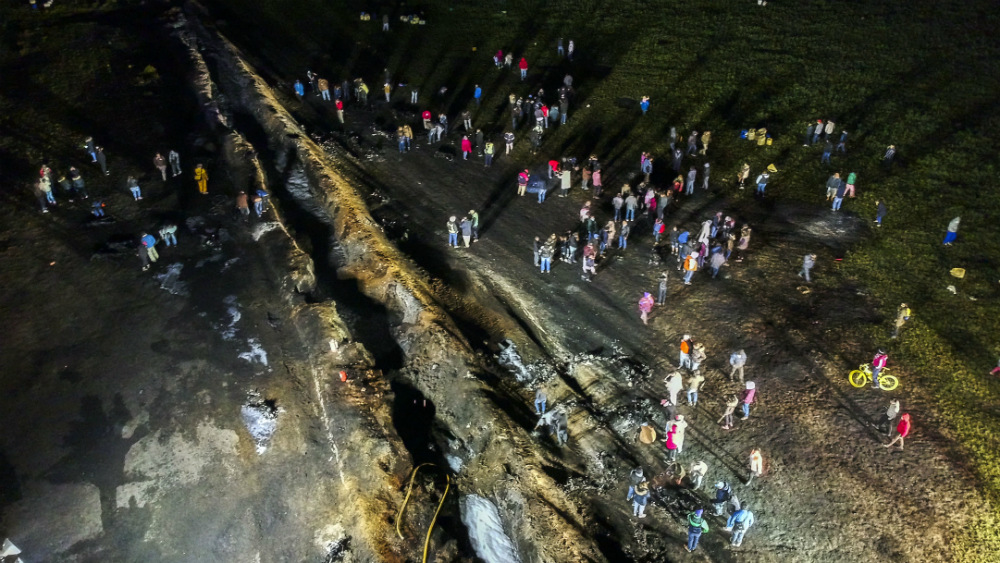Trasladan primeros cuerpos para practicar exámenes forenses tras explosión