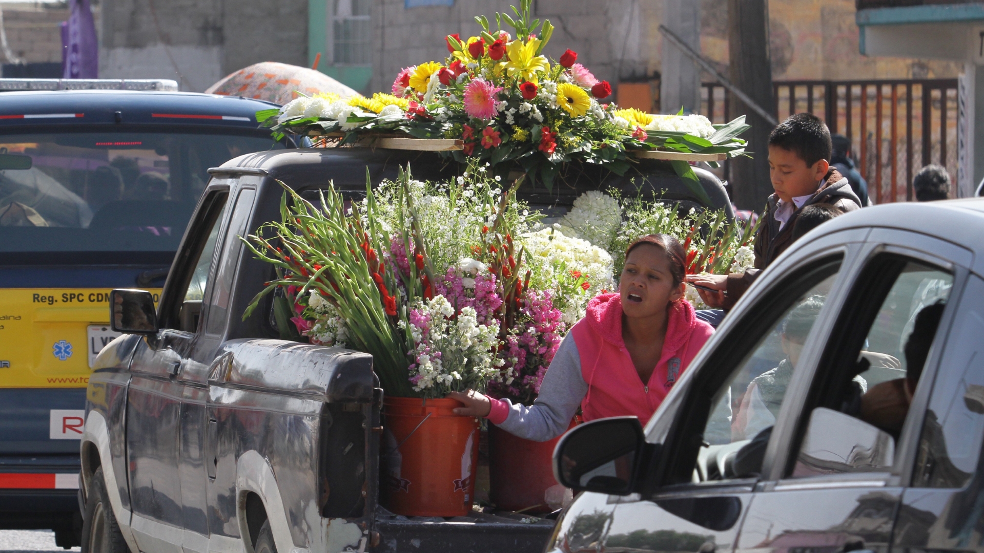 Sepultan a víctimas de explosión en Tlahuelilpan
