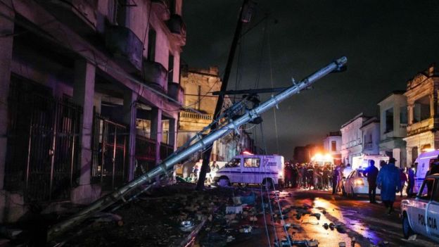 Tornado deja tres muertos y 172 heridos en Cuba - tornado-cuba1