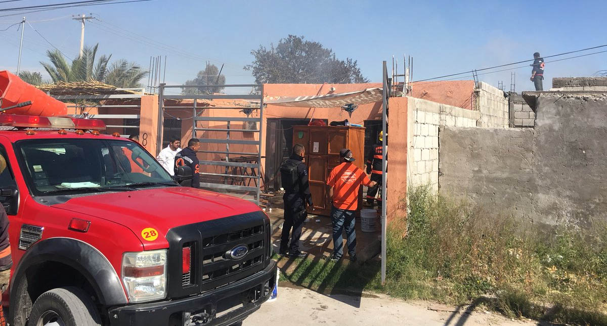 Incendio moviliza a tres estaciones de bomberos en Torreón