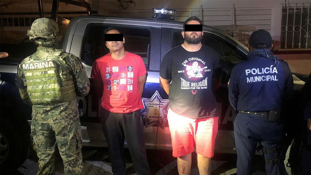 Detienen a dos venezolanos con tarjetas bancarias en Acapulco