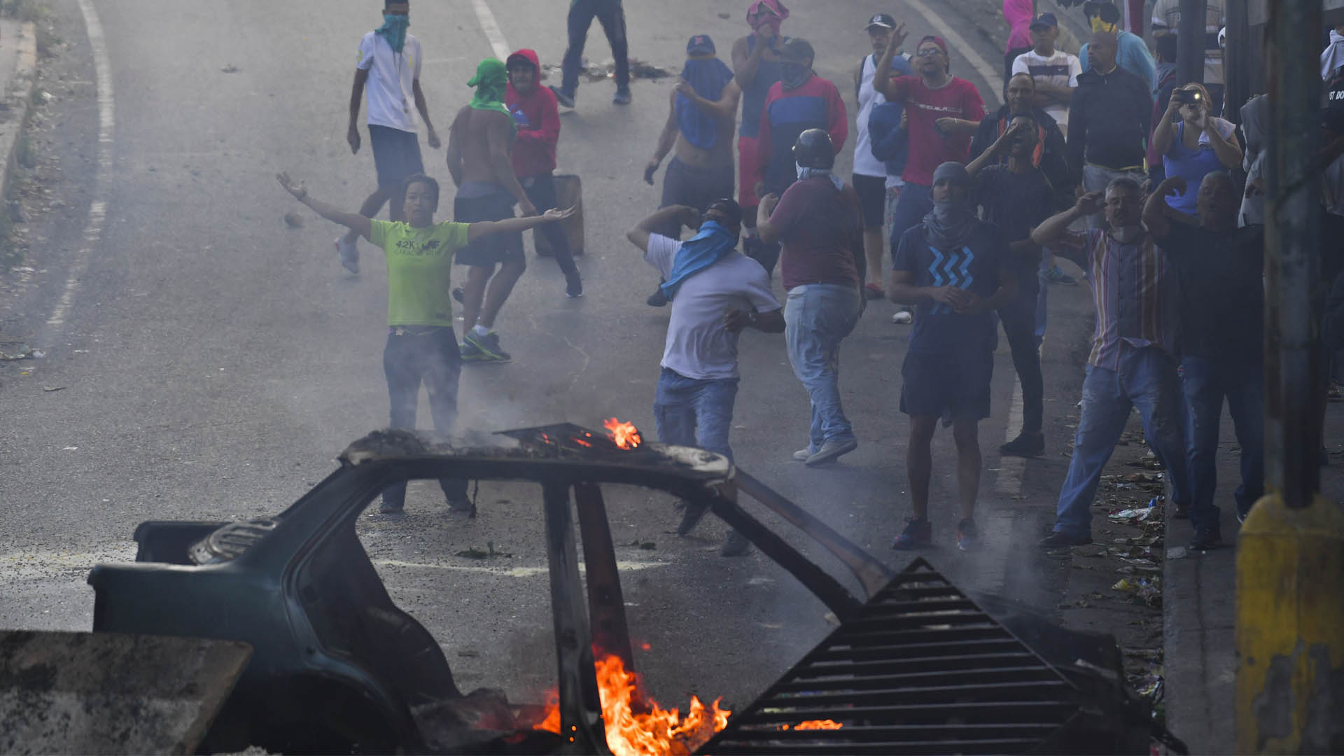 Suman 16 muertos por disturbios en Venezuela: ONG