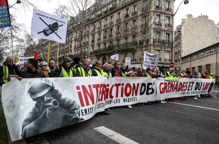 Chalecos amarillos protestan contra violencia policial en Francia - 000-1cy4dj