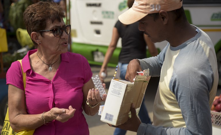 Prolifera venta callejera de medicinas en frontera de Colombia y Venezuela - 000-1d61iy