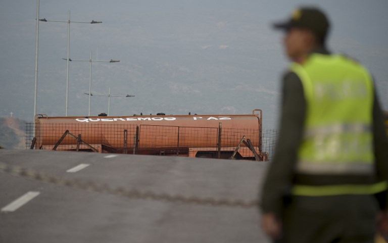 Maduro refuerza bloqueo en puente fronterizo con Colombia - 000-1dq0th