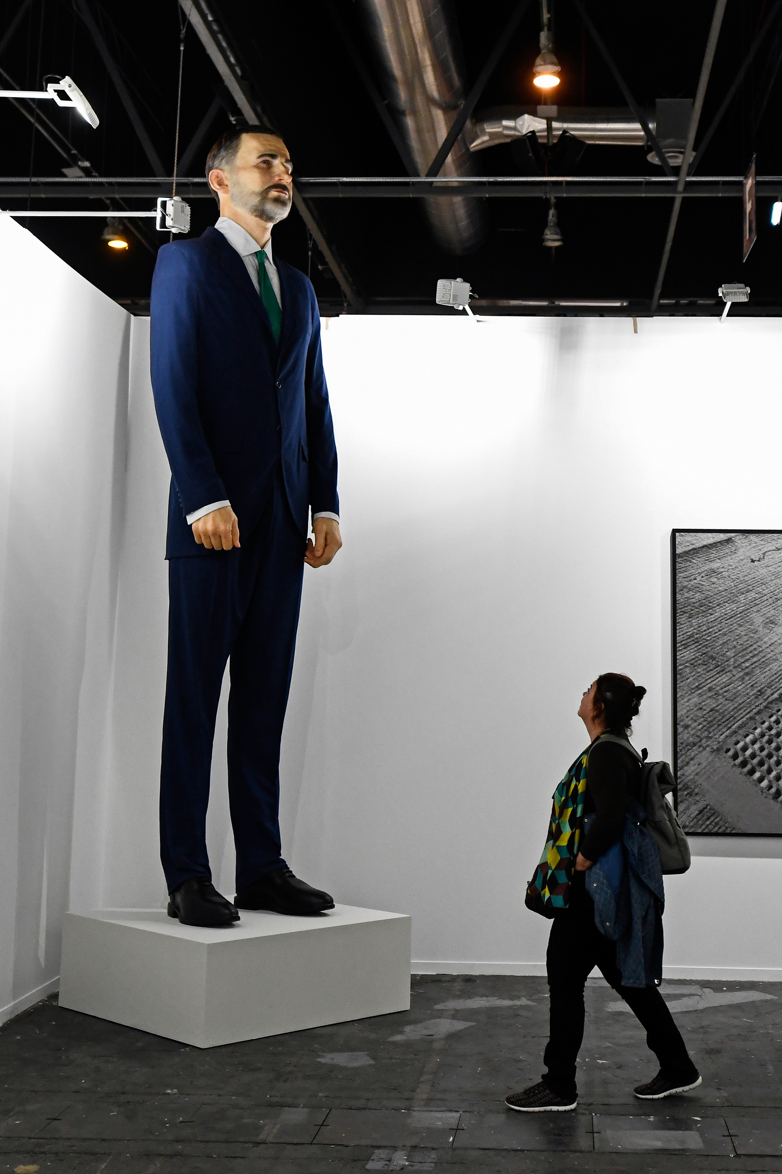 Ponen a la venta estatua inflable del rey Felipe para ser quemada - 000-1dx8zv