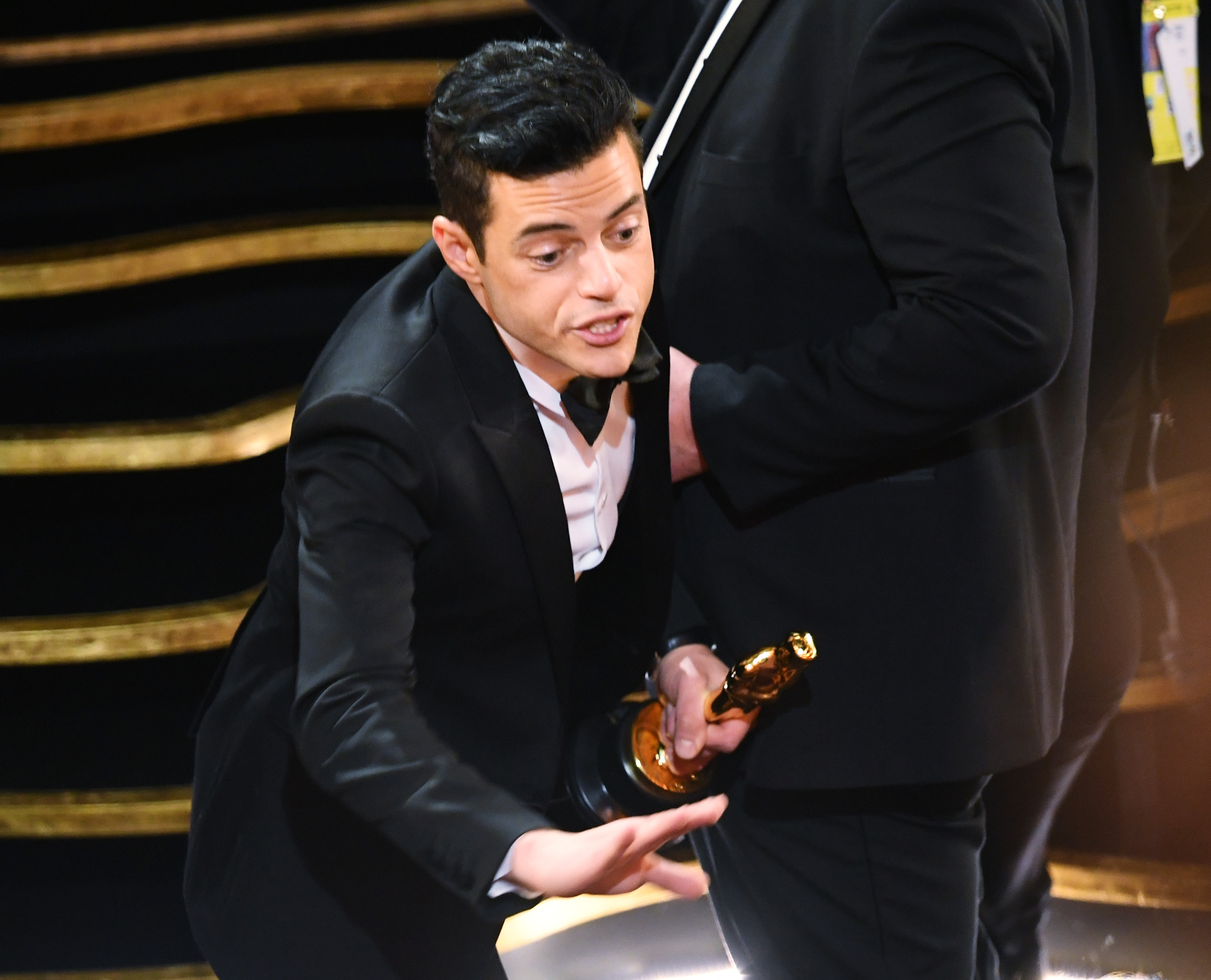 #Video Rami Malek cae del escenario en el Óscar - 063-1131935675