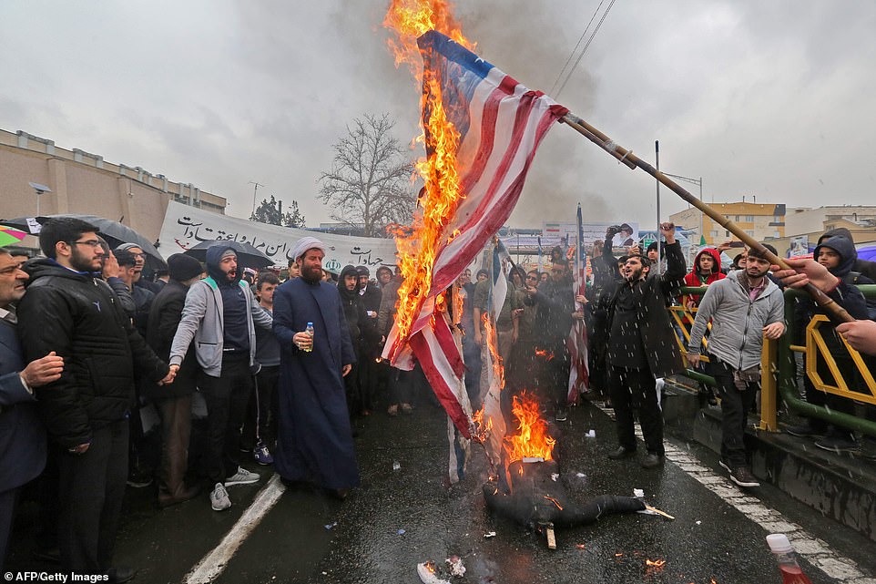 Iraníes celebran el 40 aniversario de la Revolución Islámica - 9670580-6690581-image-a-37-1549889742664